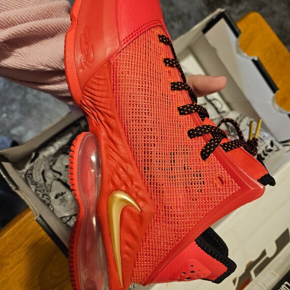 LeBron size 8.5 men main image 4